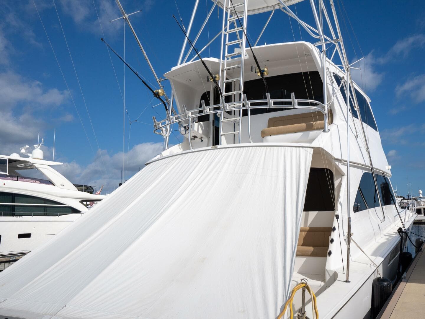 2005 Viking 74 Enclosed Bridge — photo 3