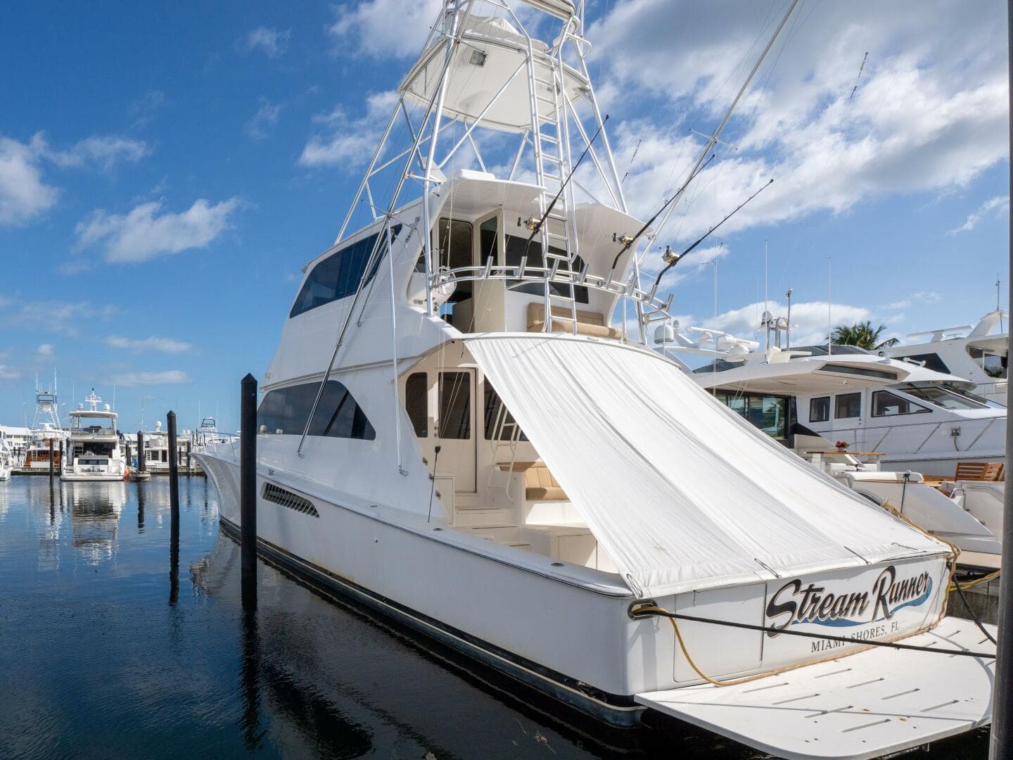 2005 Viking 74 Enclosed Bridge — photo 2