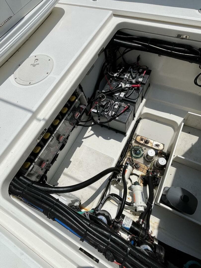 2015 Boston Whaler 350 Outrage — photo 41