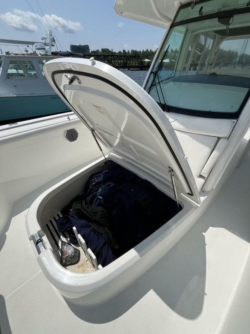 2015 Boston Whaler 350 Outrage — photo 8