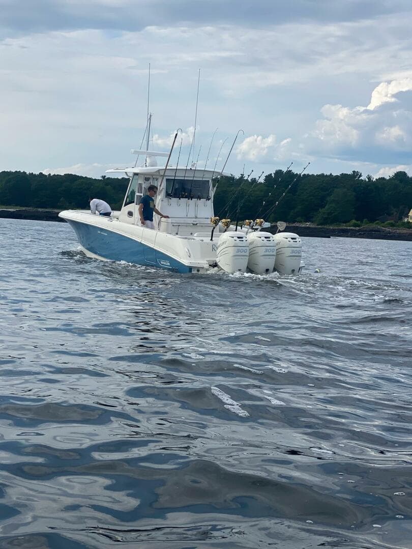 2015 Boston Whaler 350 Outrage — photo 42