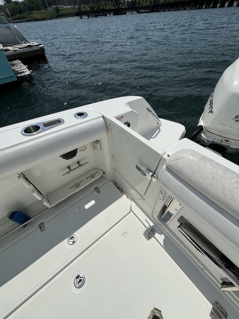 2015 Boston Whaler 350 Outrage — photo 29