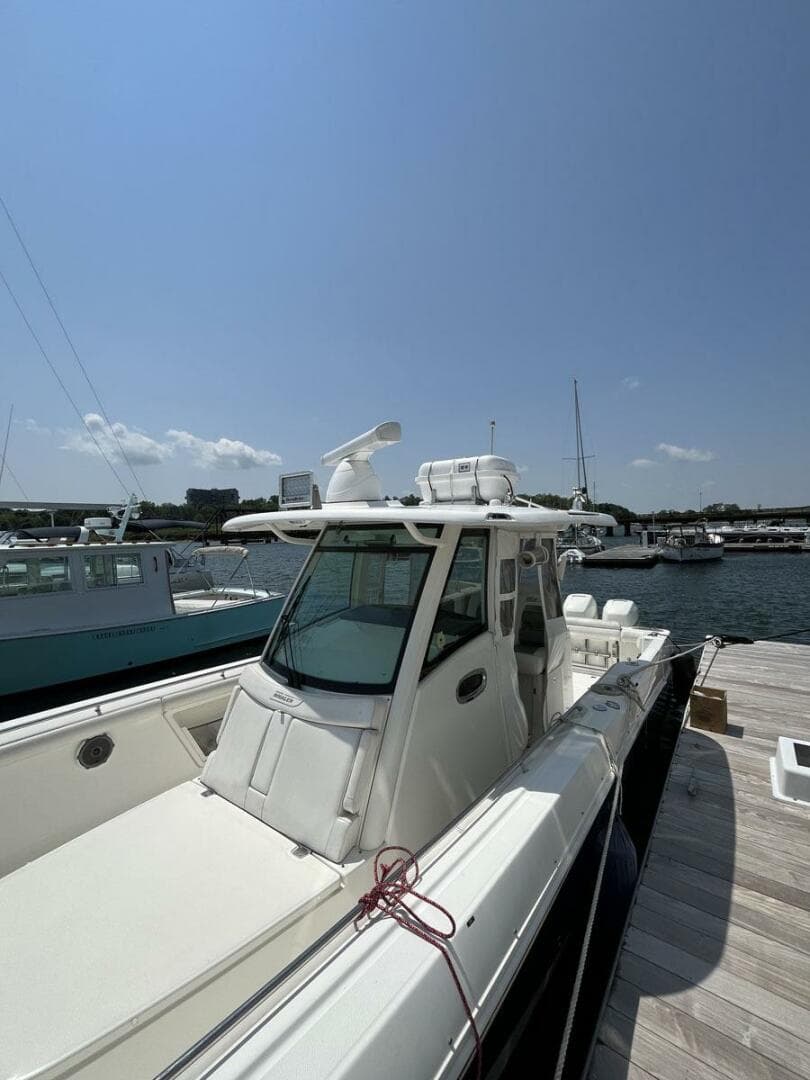 2015 Boston Whaler 350 Outrage — photo 9