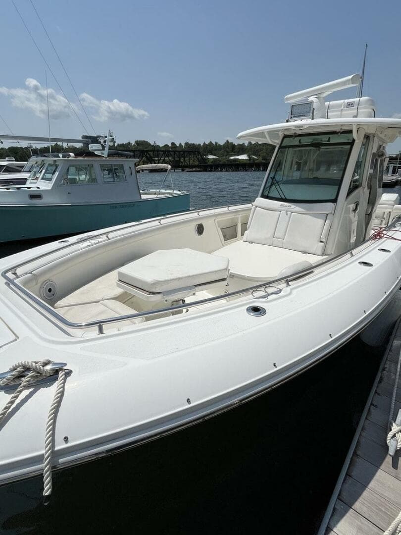 2015 Boston Whaler 350 Outrage — photo 7