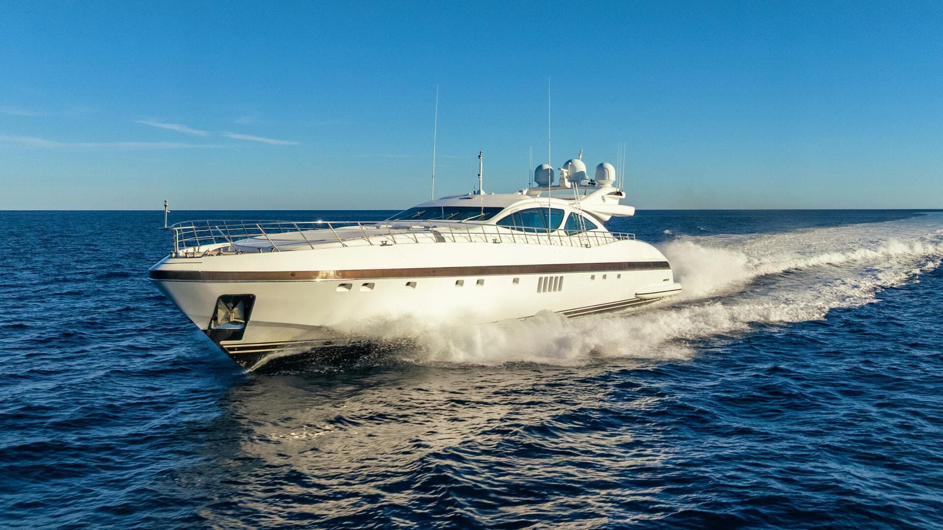 2007 Overmarine Mangusta 130 — photo 4
