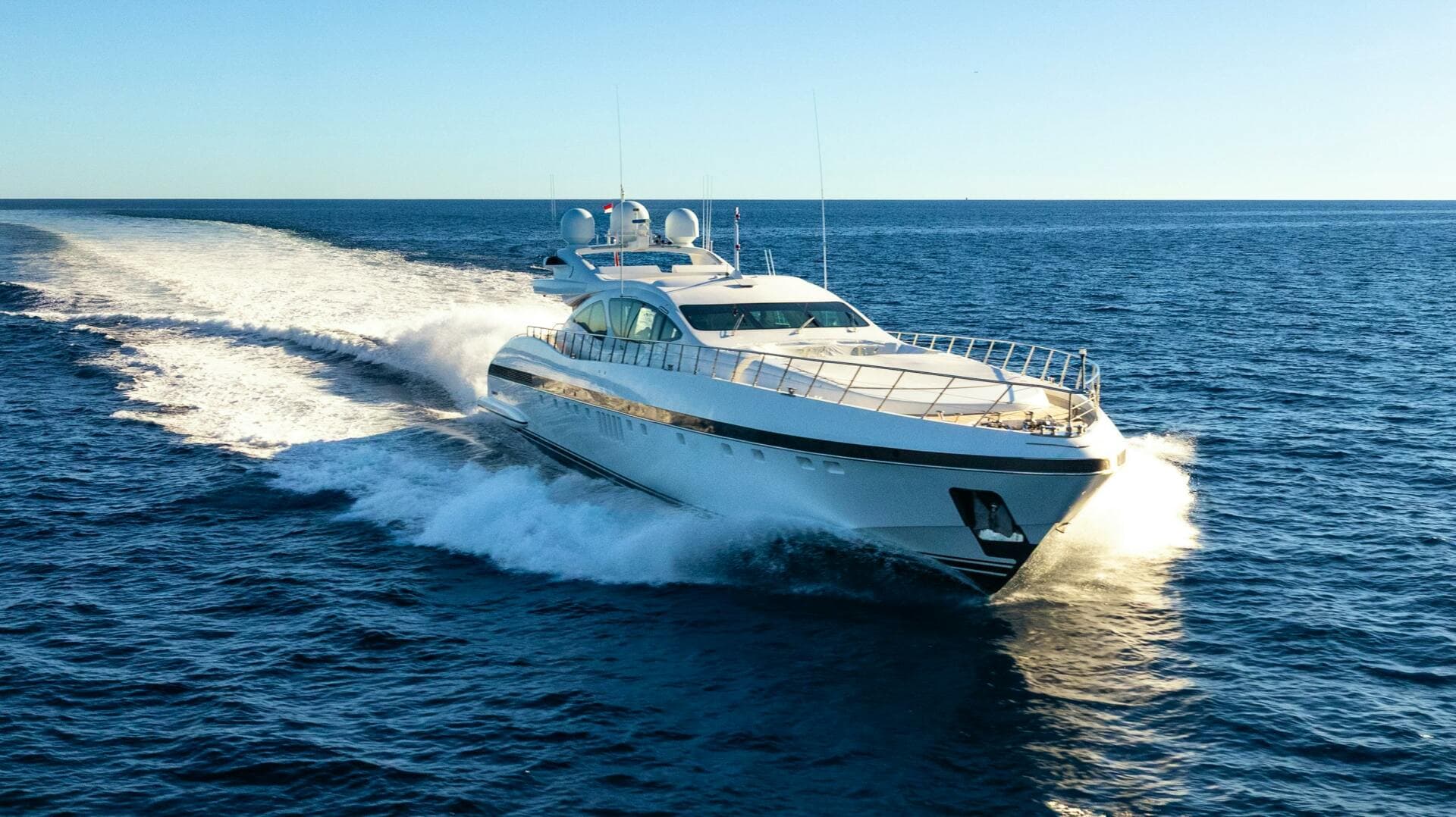 2007 Overmarine Mangusta 130 — photo 5