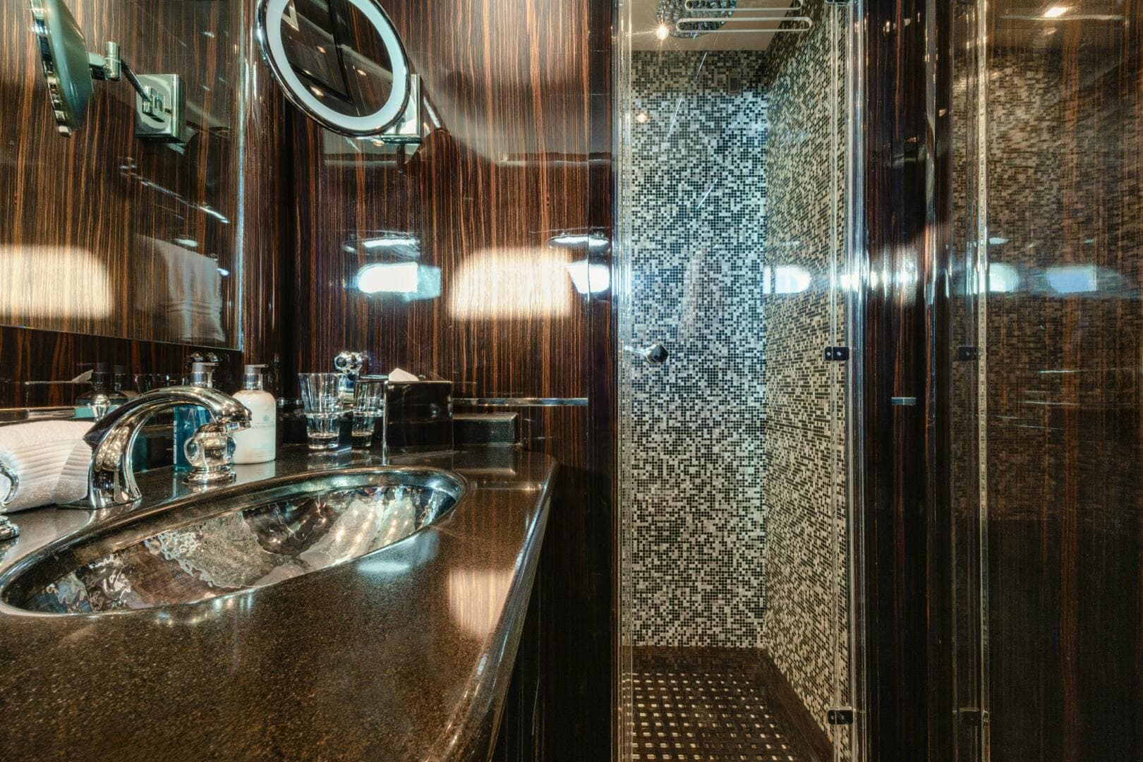 2007 Overmarine Mangusta 130 — photo 30