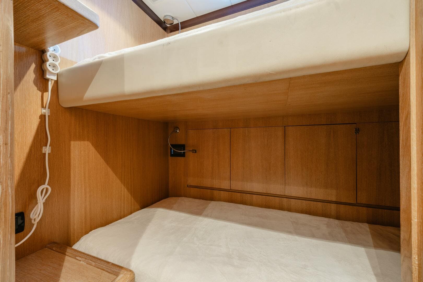 2007 Overmarine Mangusta 130 — photo 41