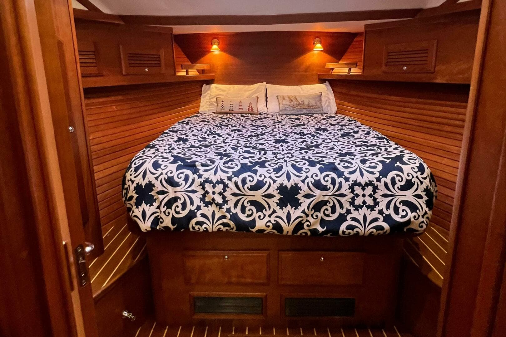 2008 Sabre 42 Hard Top Express — photo 40