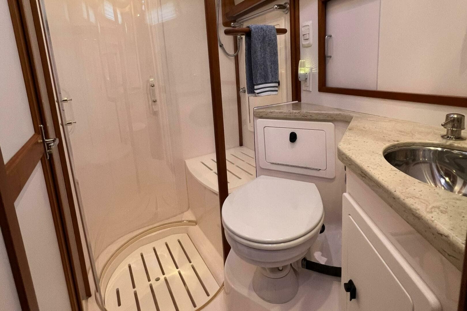 2008 Sabre 42 Hard Top Express — photo 41