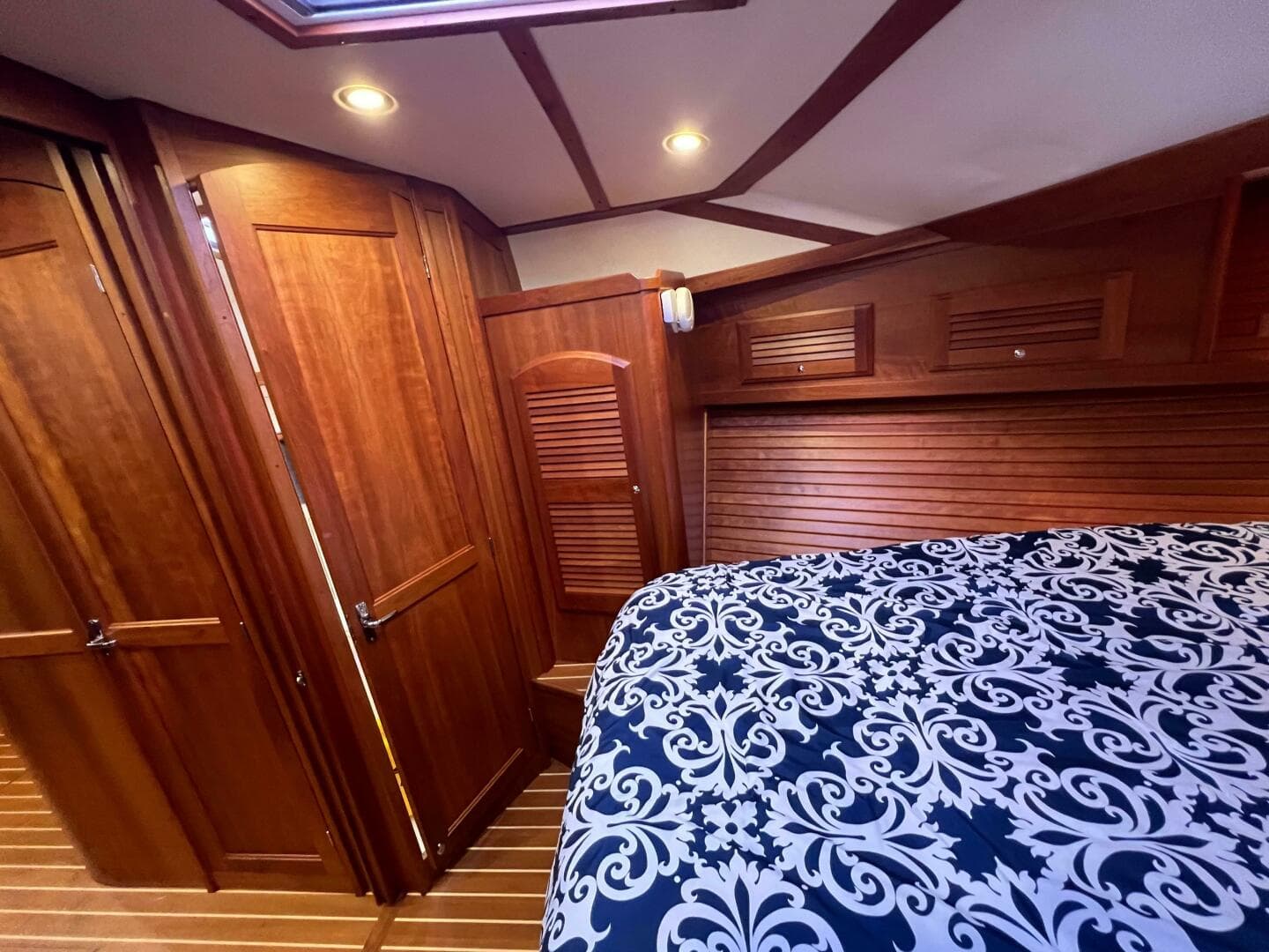 2008 Sabre 42 Hard Top Express — photo 32