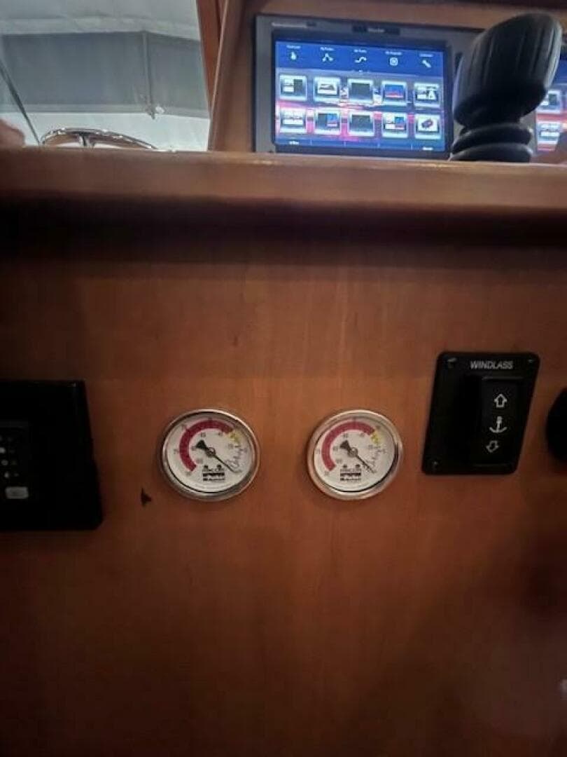 2011 Sabre 40 Sedan — photo 48