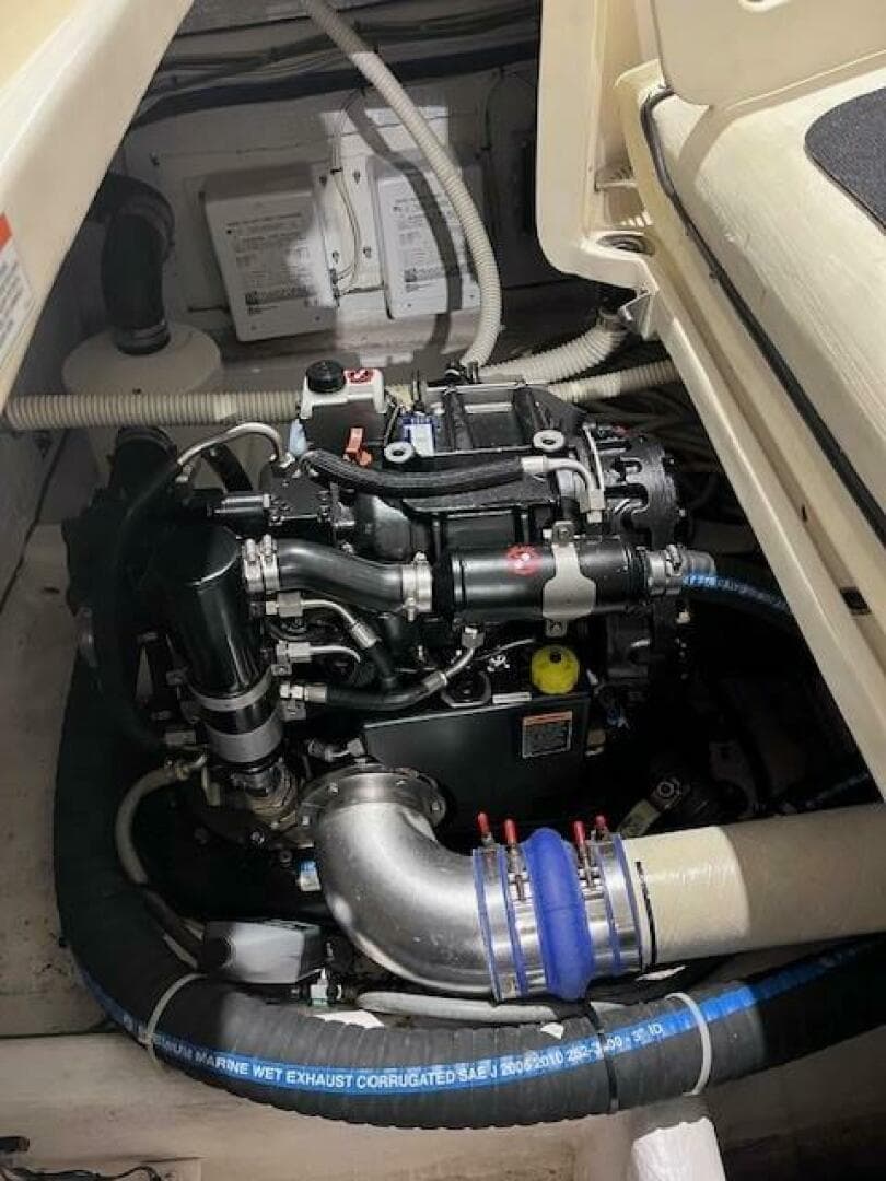 2011 Sabre 40 Sedan — photo 25