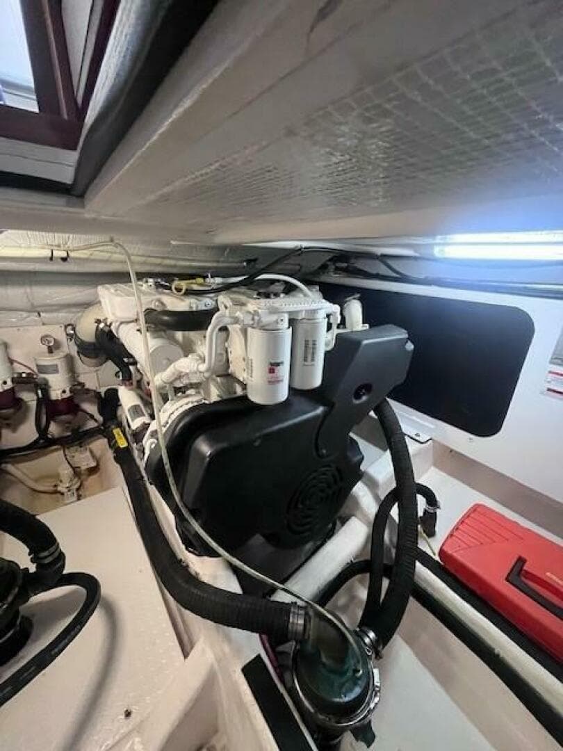 2011 Sabre 40 Sedan — photo 16