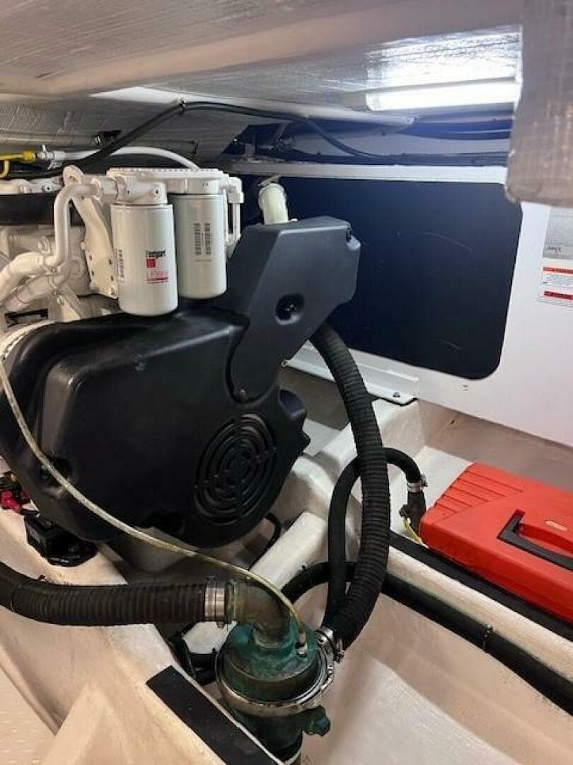 2011 Sabre 40 Sedan — photo 22