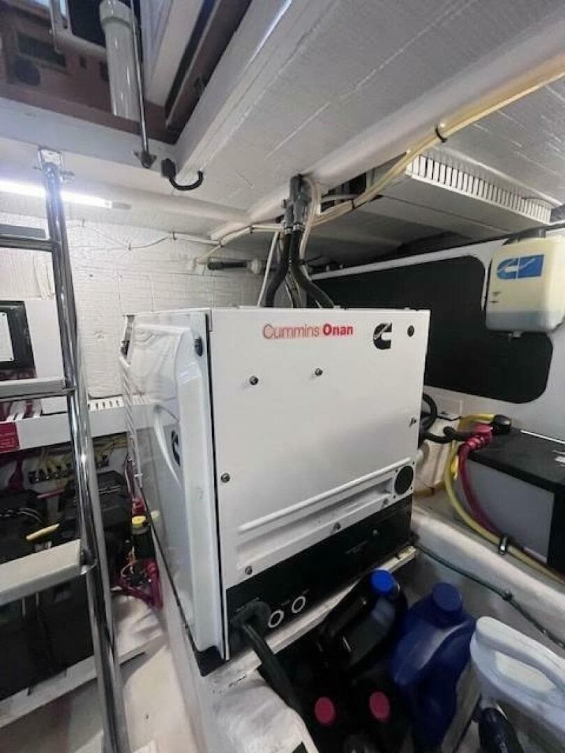 2011 Sabre 40 Sedan — photo 18