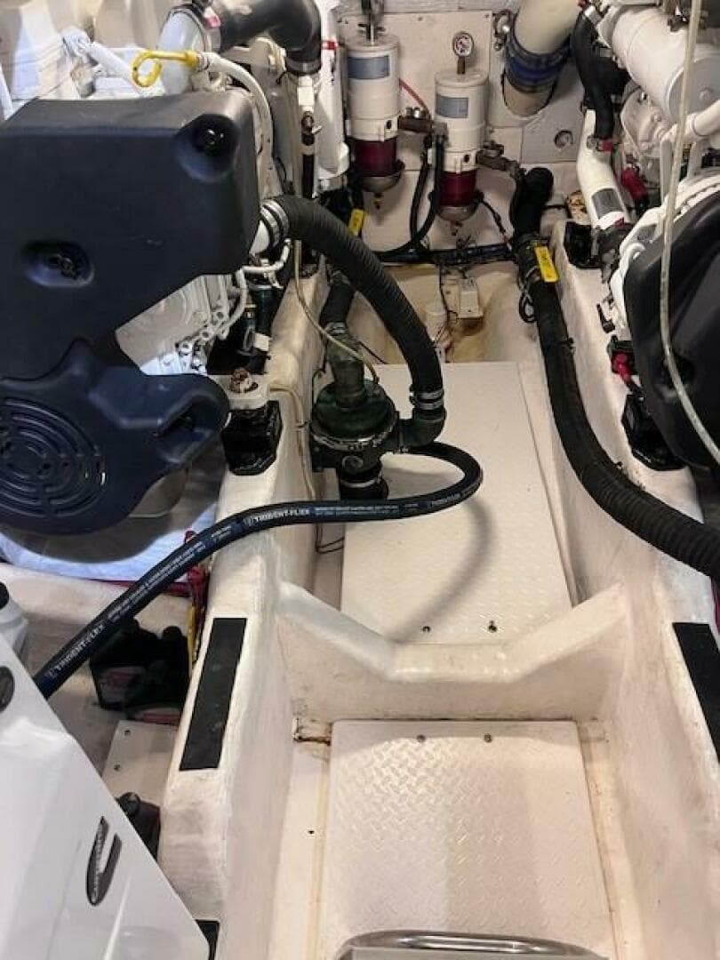 2011 Sabre 40 Sedan — photo 23