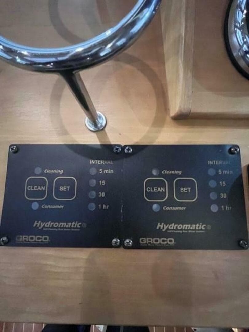 2011 Sabre 40 Sedan — photo 50