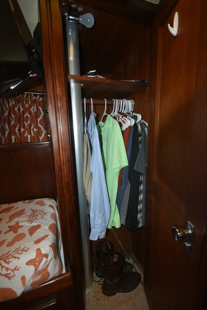 1978 Hatteras 46 Convertible — photo 46