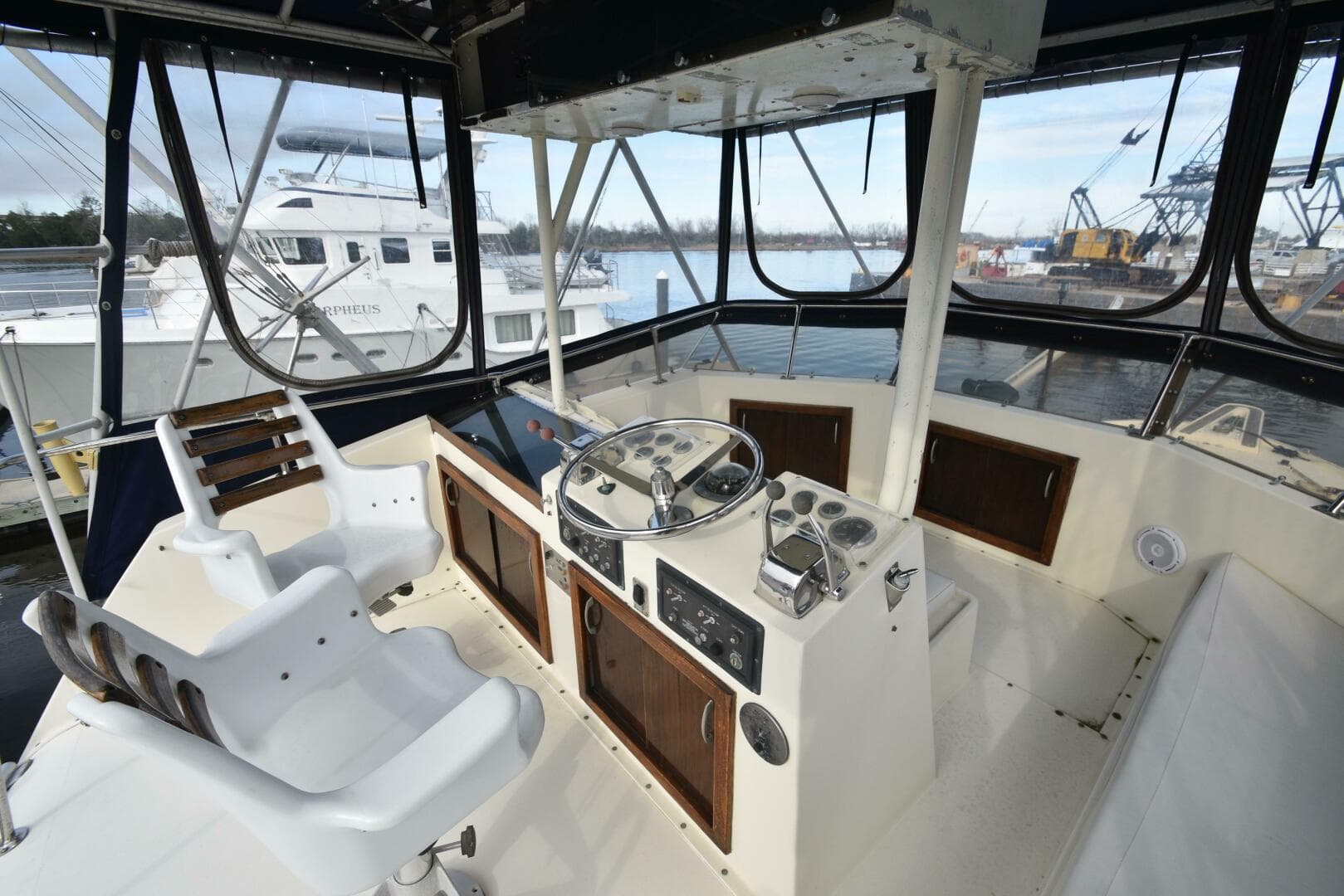 1978 Hatteras 46 Convertible — photo 14