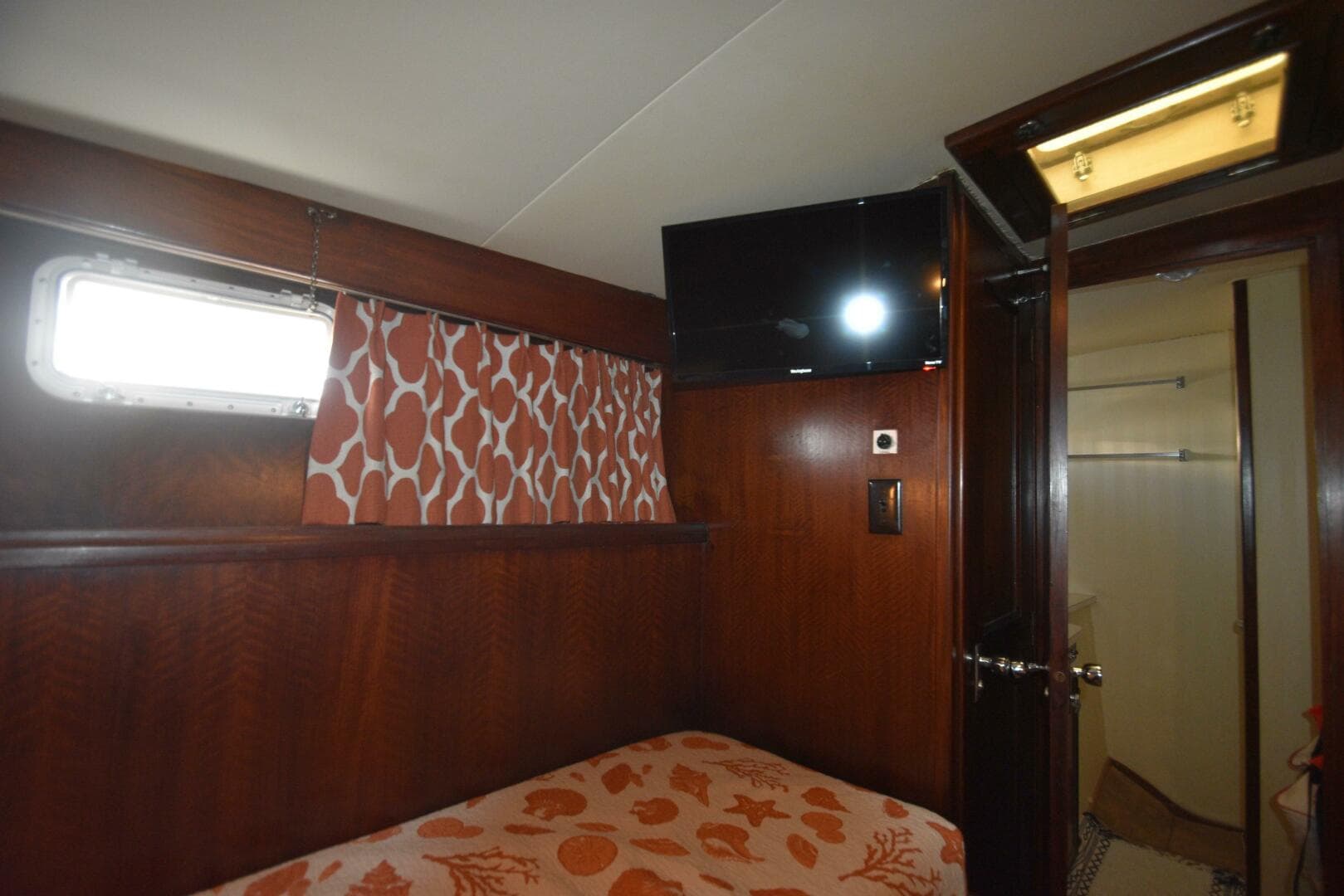 1978 Hatteras 46 Convertible — photo 45