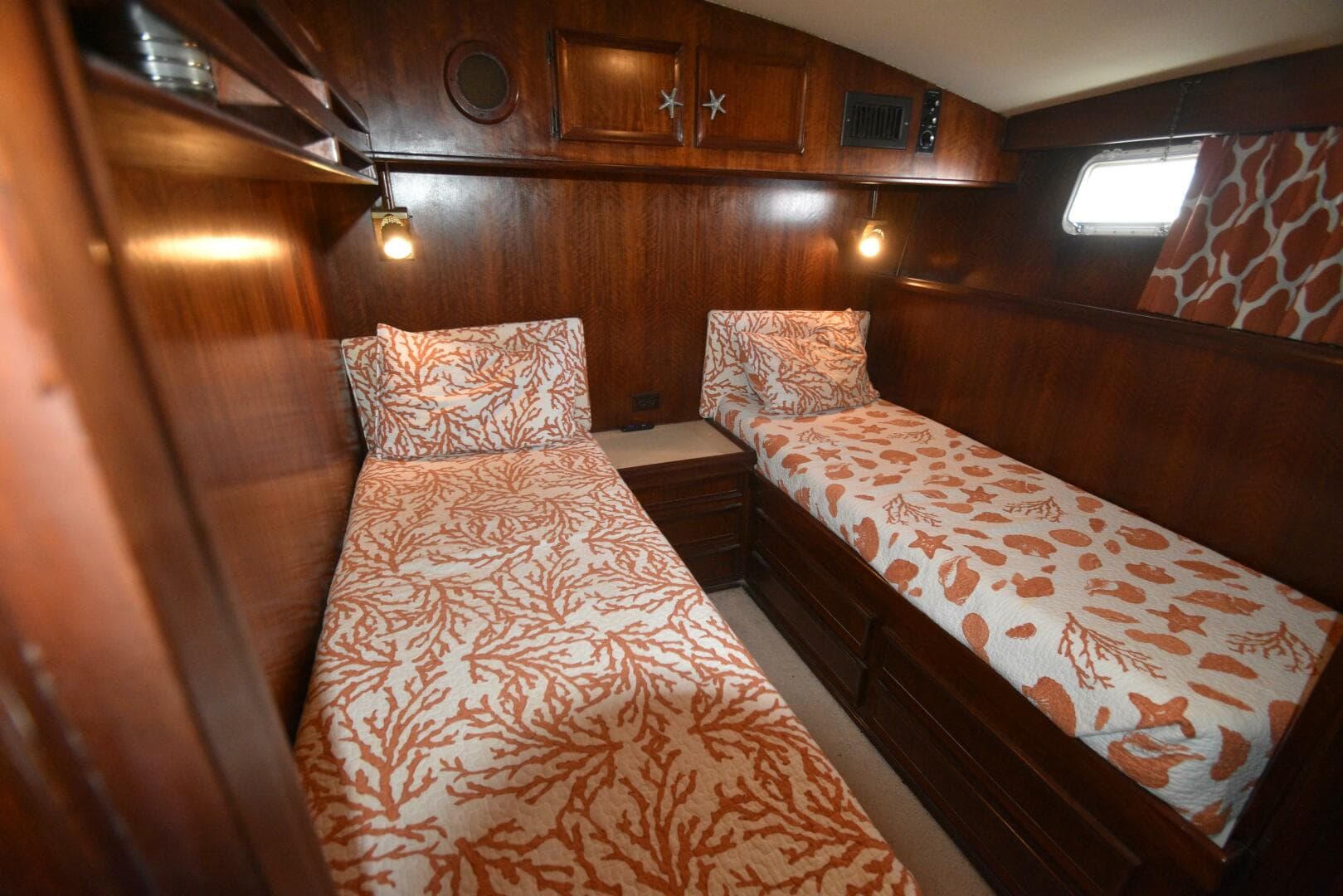 1978 Hatteras 46 Convertible — photo 42