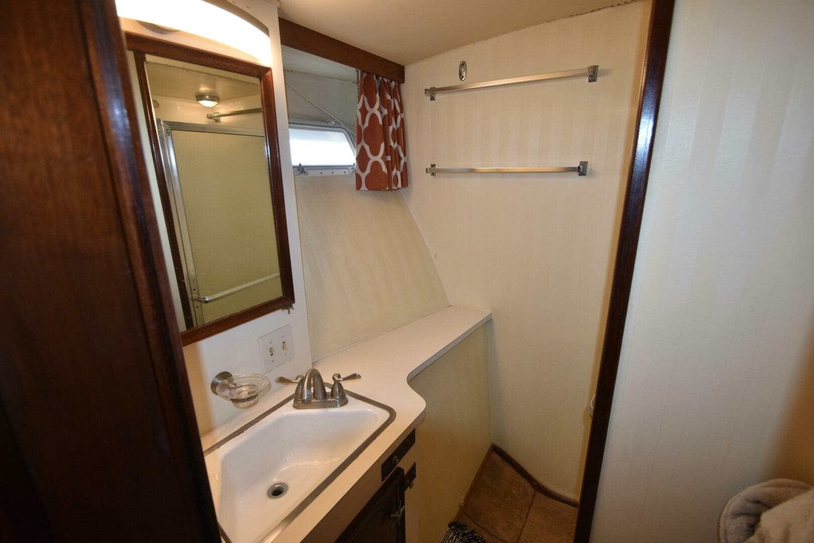 1978 Hatteras 46 Convertible — photo 47