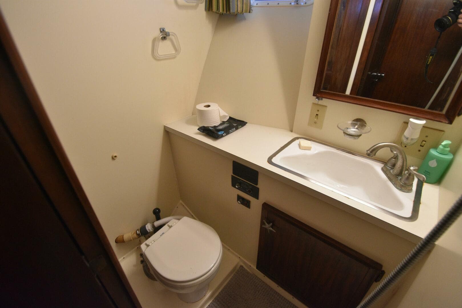 1978 Hatteras 46 Convertible — photo 53