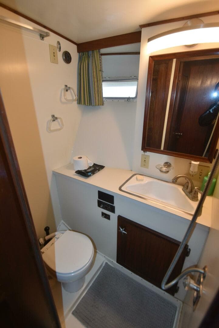 1978 Hatteras 46 Convertible — photo 51