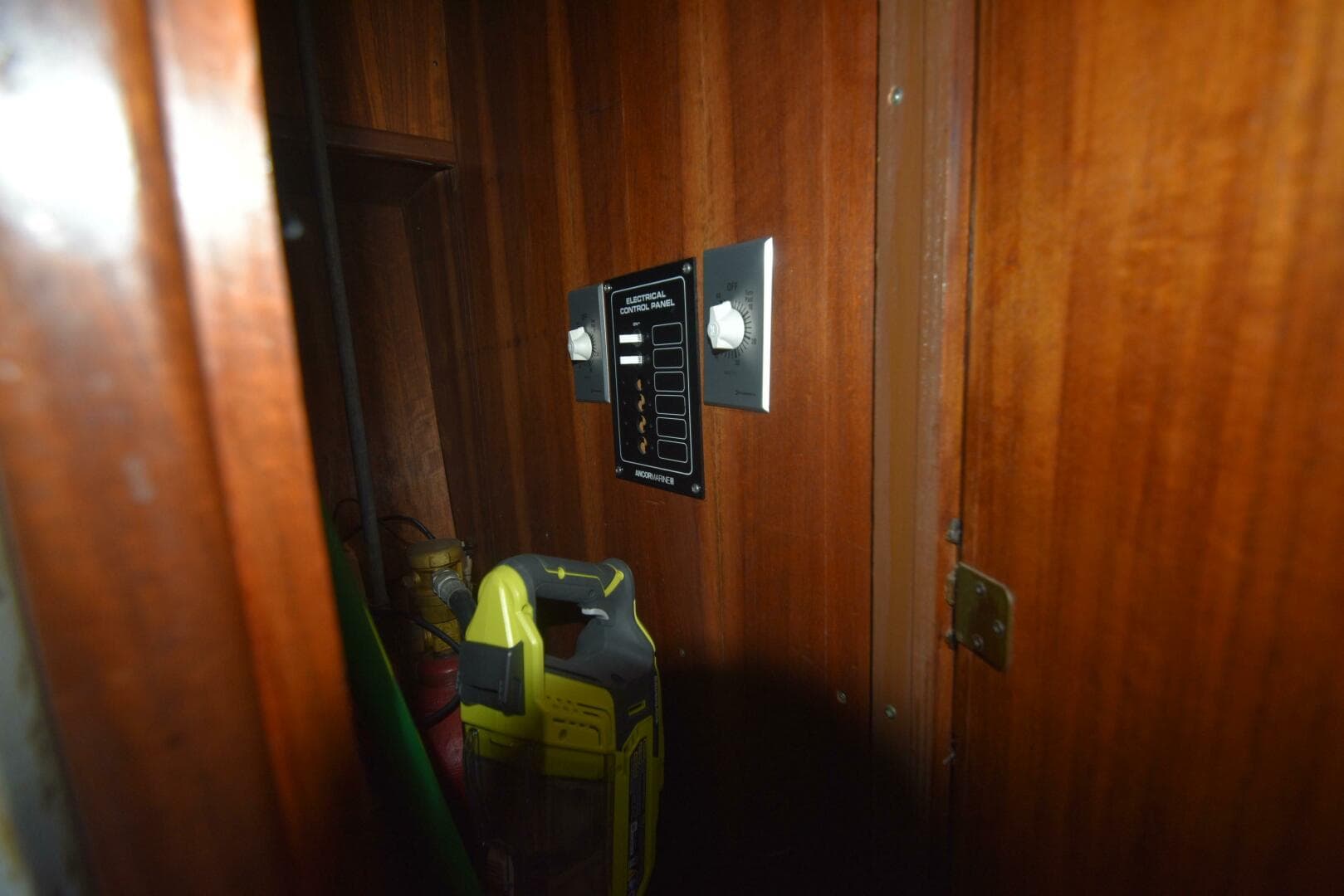 1978 Hatteras 46 Convertible — photo 78