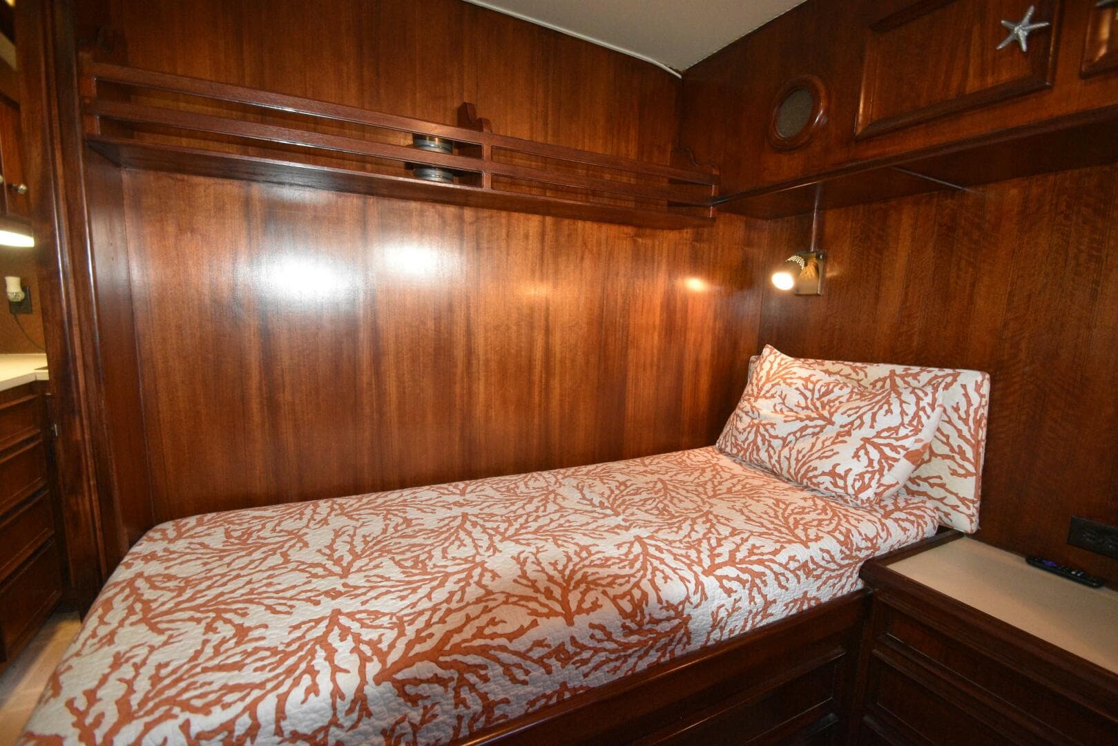 1978 Hatteras 46 Convertible — photo 43