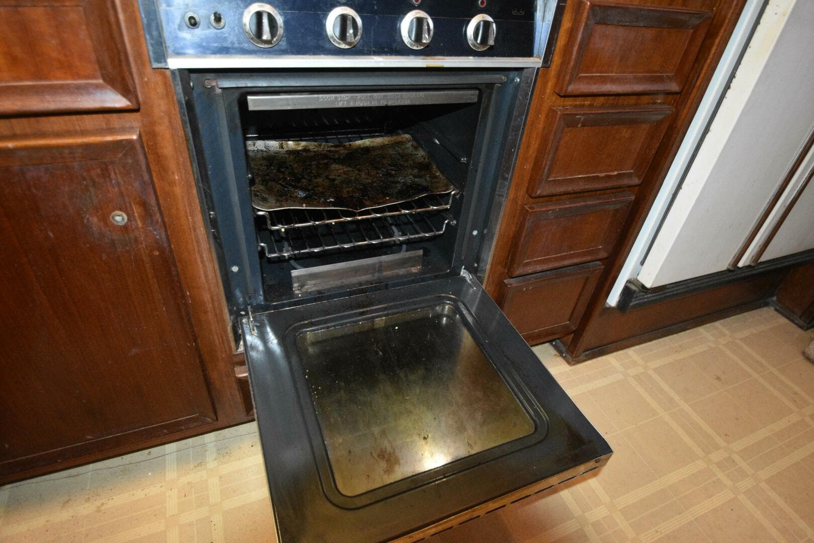 1978 Hatteras 46 Convertible — photo 41