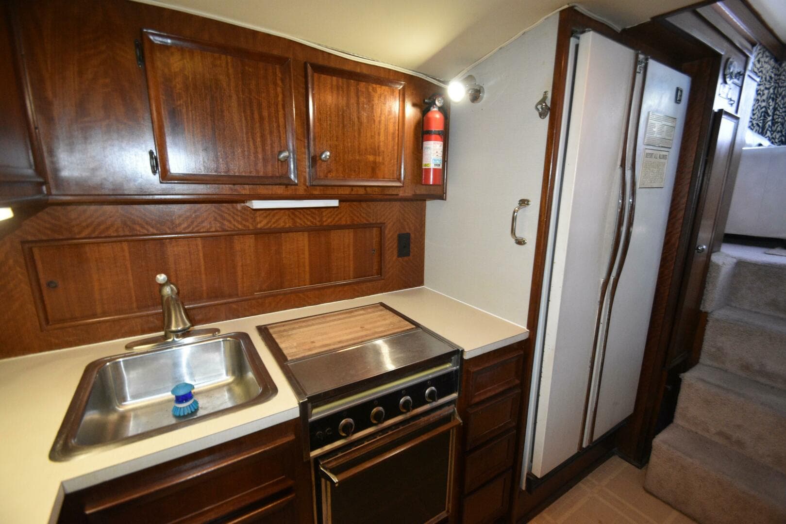 1978 Hatteras 46 Convertible — photo 38