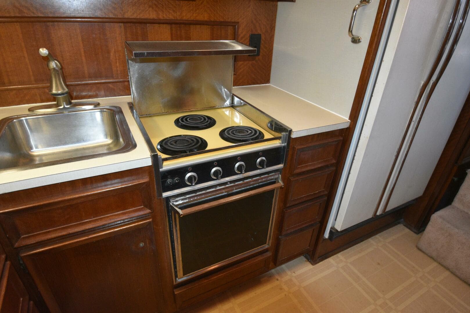 1978 Hatteras 46 Convertible — photo 40