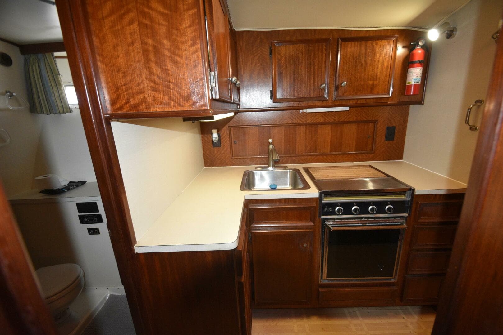1978 Hatteras 46 Convertible — photo 37