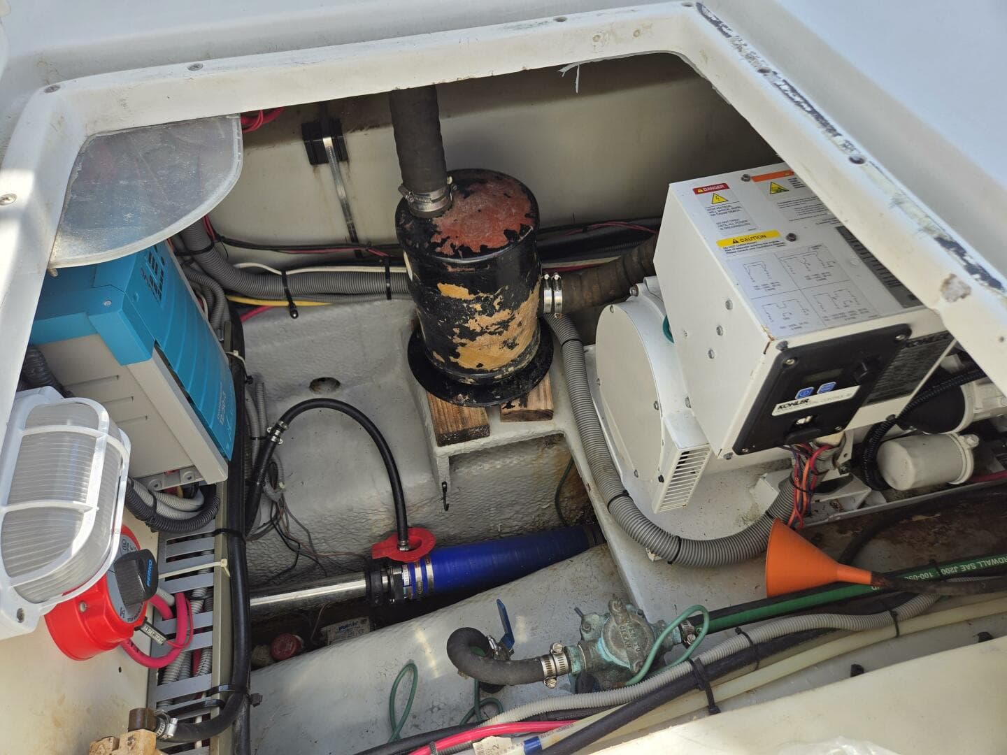 2001 Mainship 390 — photo 33