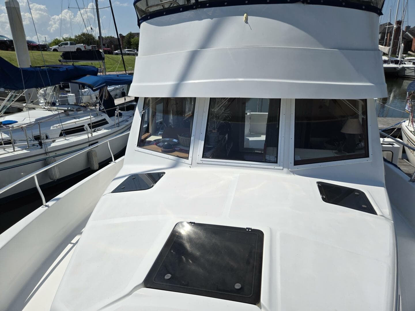 2001 Mainship 390 — photo 18