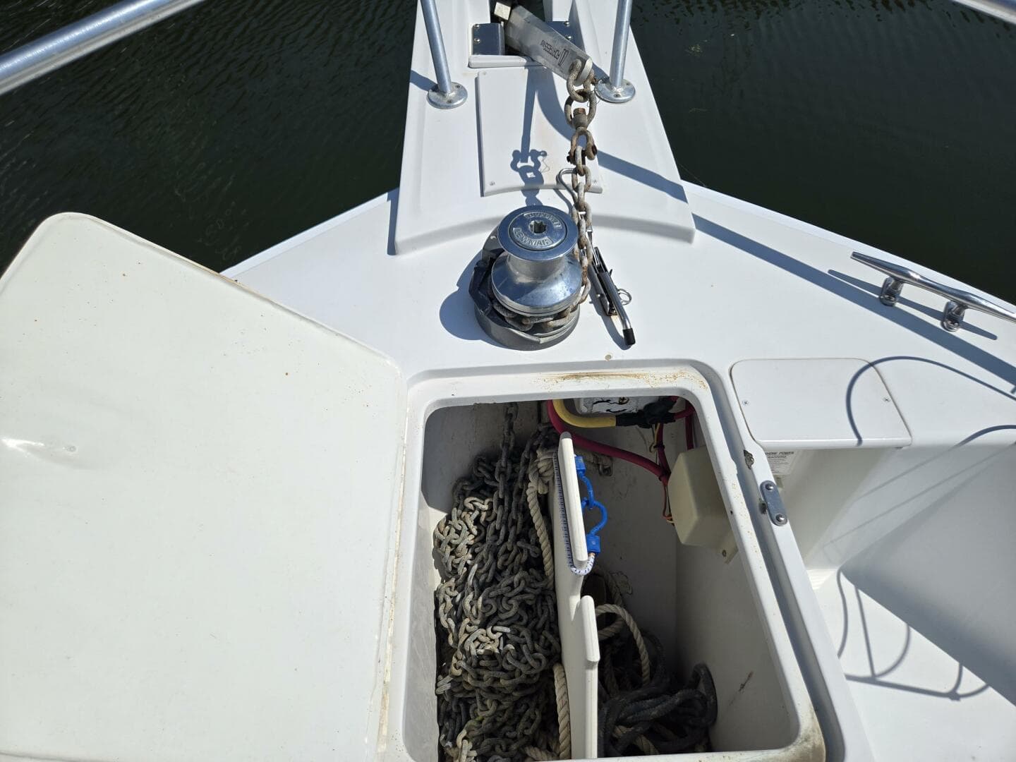 2001 Mainship 390 — photo 17