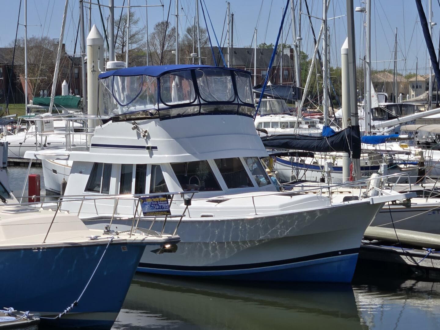 2001 Mainship 390 — photo 2
