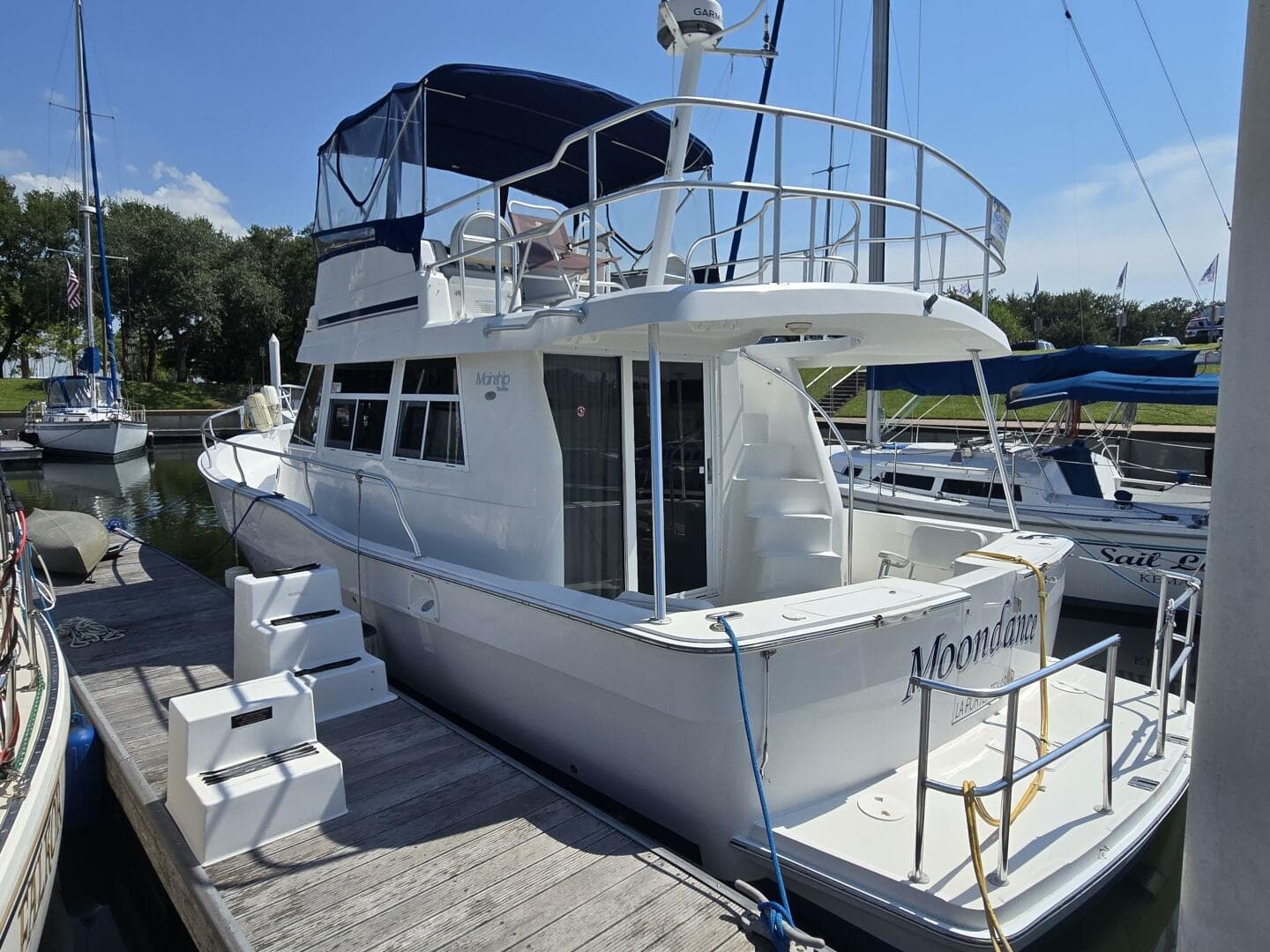 2001 Mainship 390 — photo 5