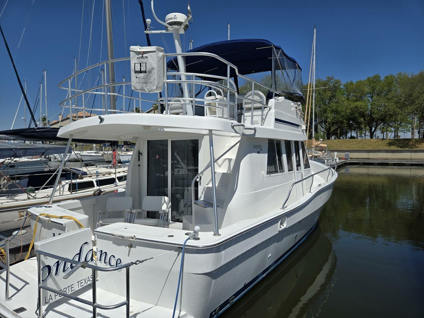 2001 Mainship 390 — photo 3