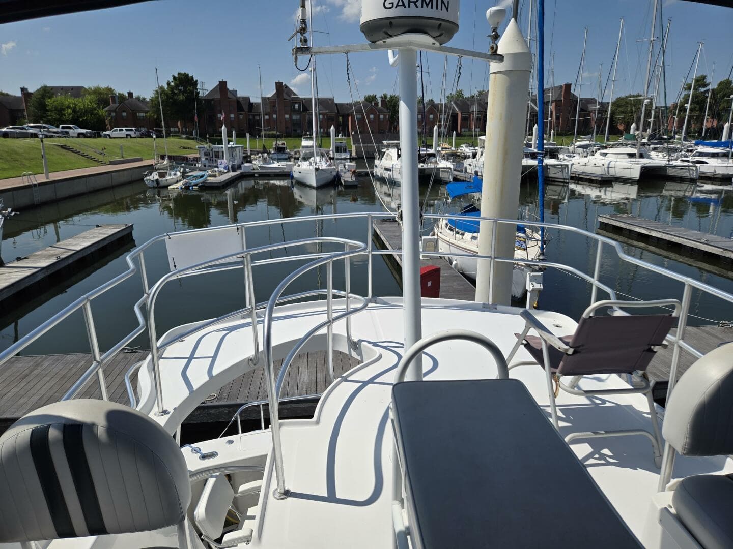 2001 Mainship 390 — photo 9