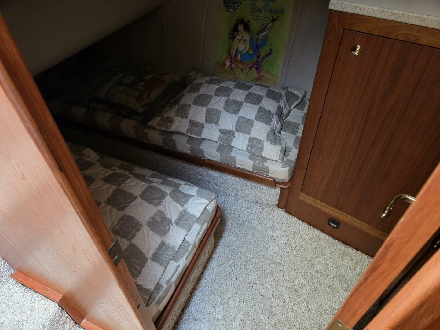 2001 Mainship 390 — photo 29