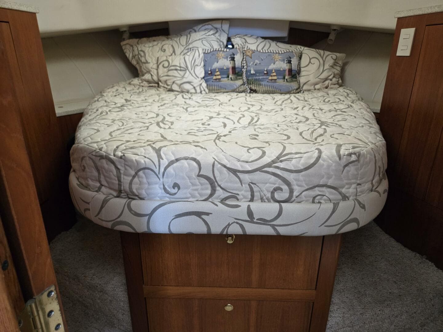 2001 Mainship 390 — photo 27