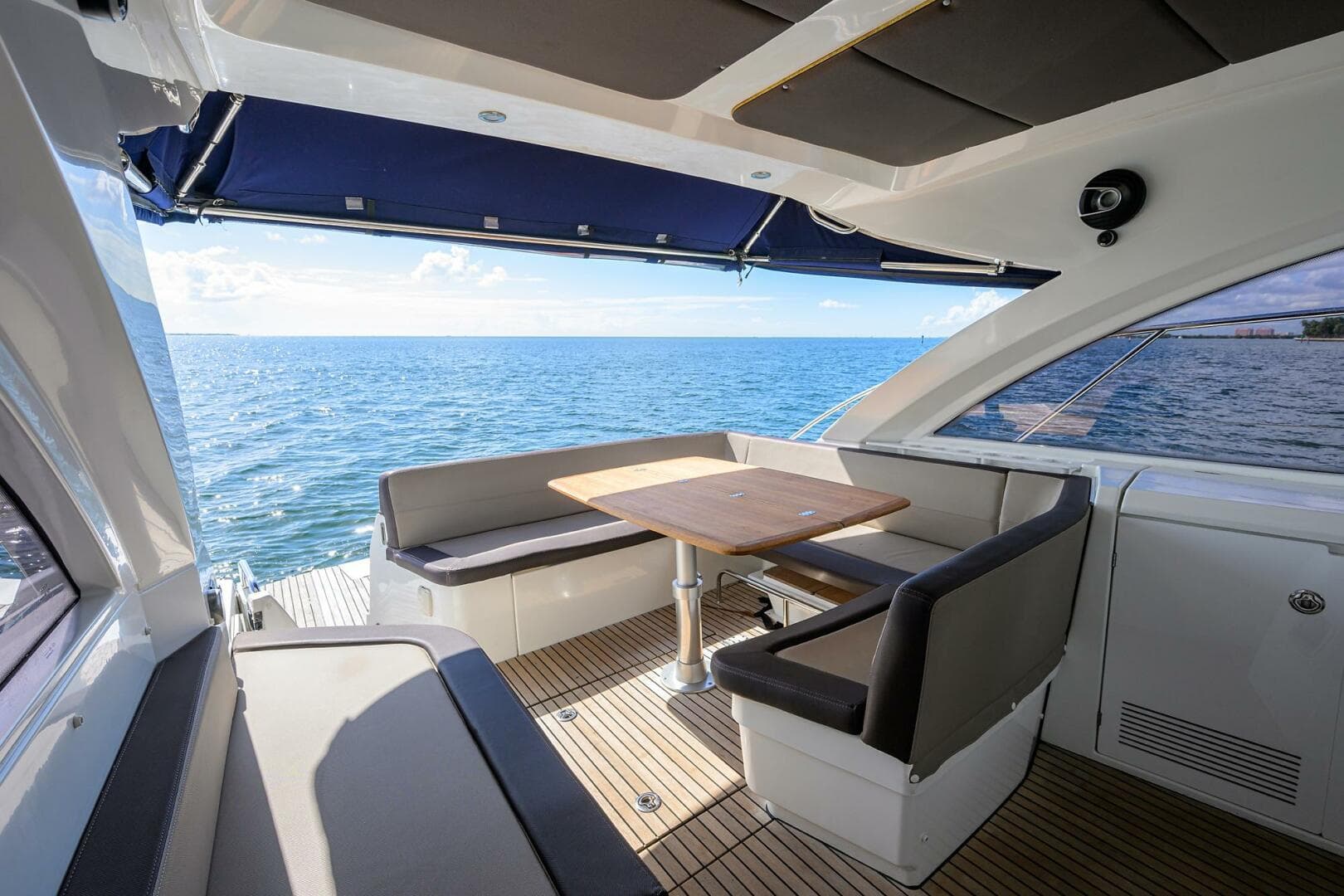 2015 Beneteau 38 GT — photo 23