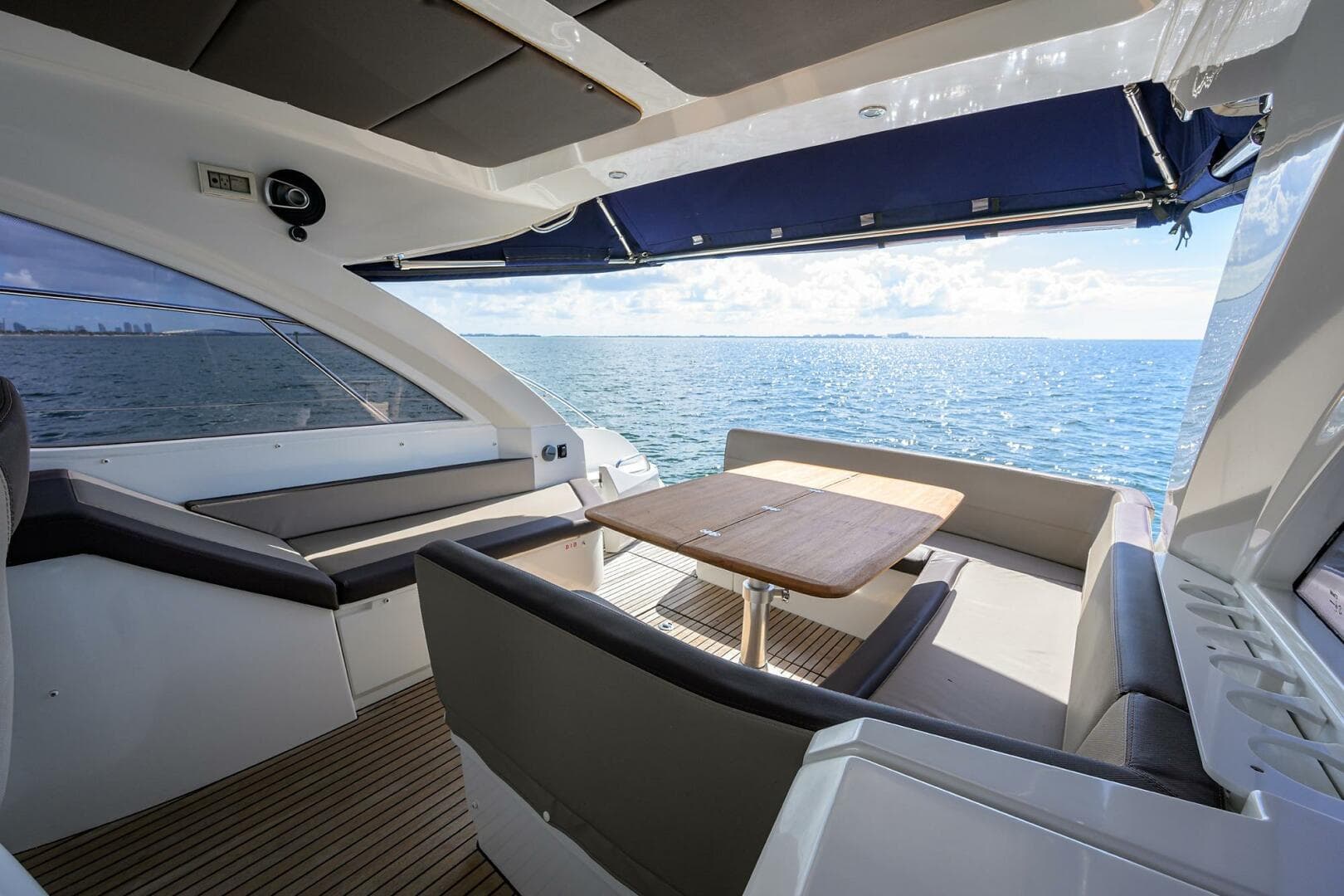 2015 Beneteau 38 GT — photo 37