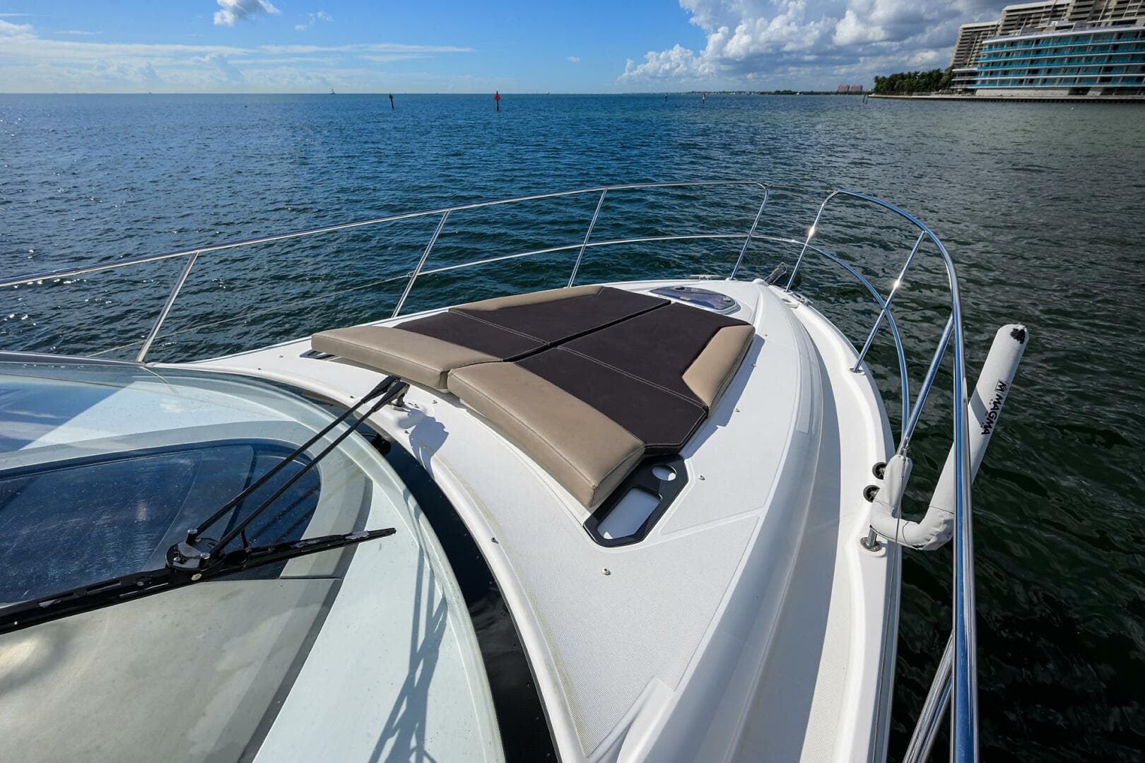 2015 Beneteau 38 GT — photo 44