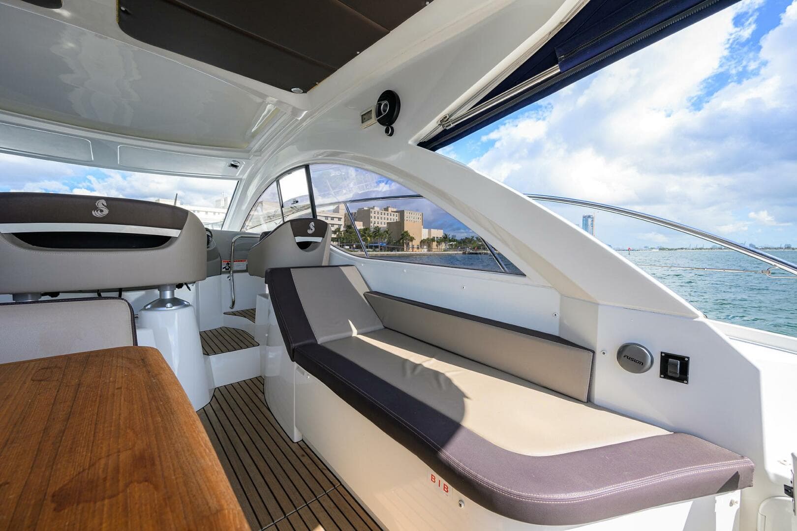 2015 Beneteau 38 GT — photo 28