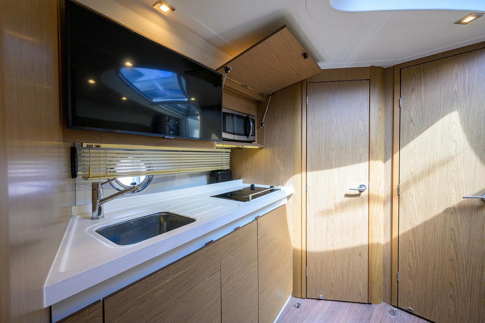 2015 Beneteau 38 GT — photo 8