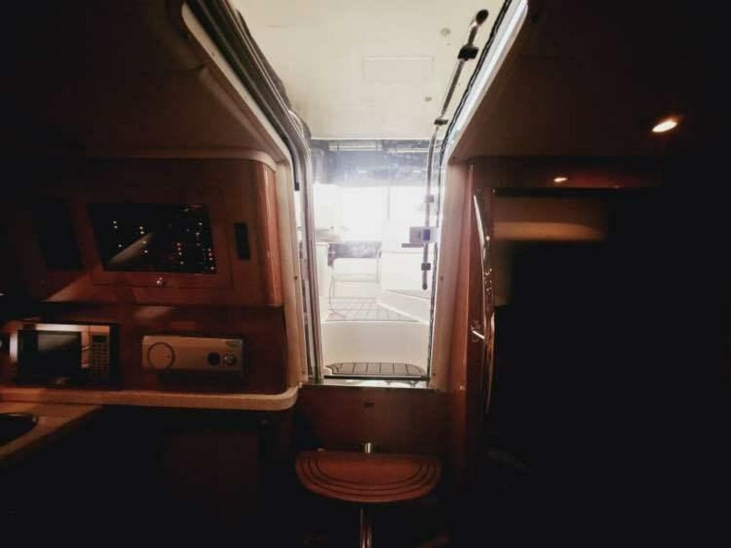 2007 Regal 4460 Commodore — photo 12